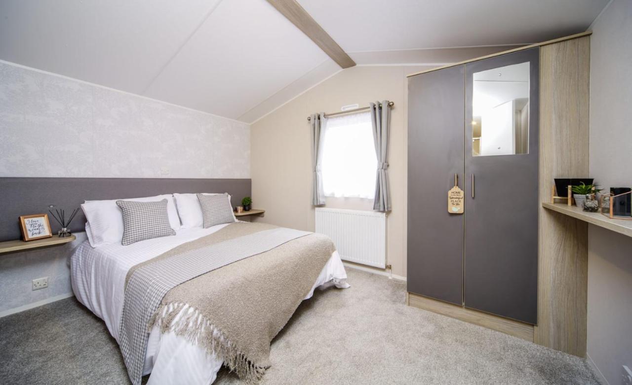 Llanrhidian Holiday Park Llanmorlais Экстерьер фото