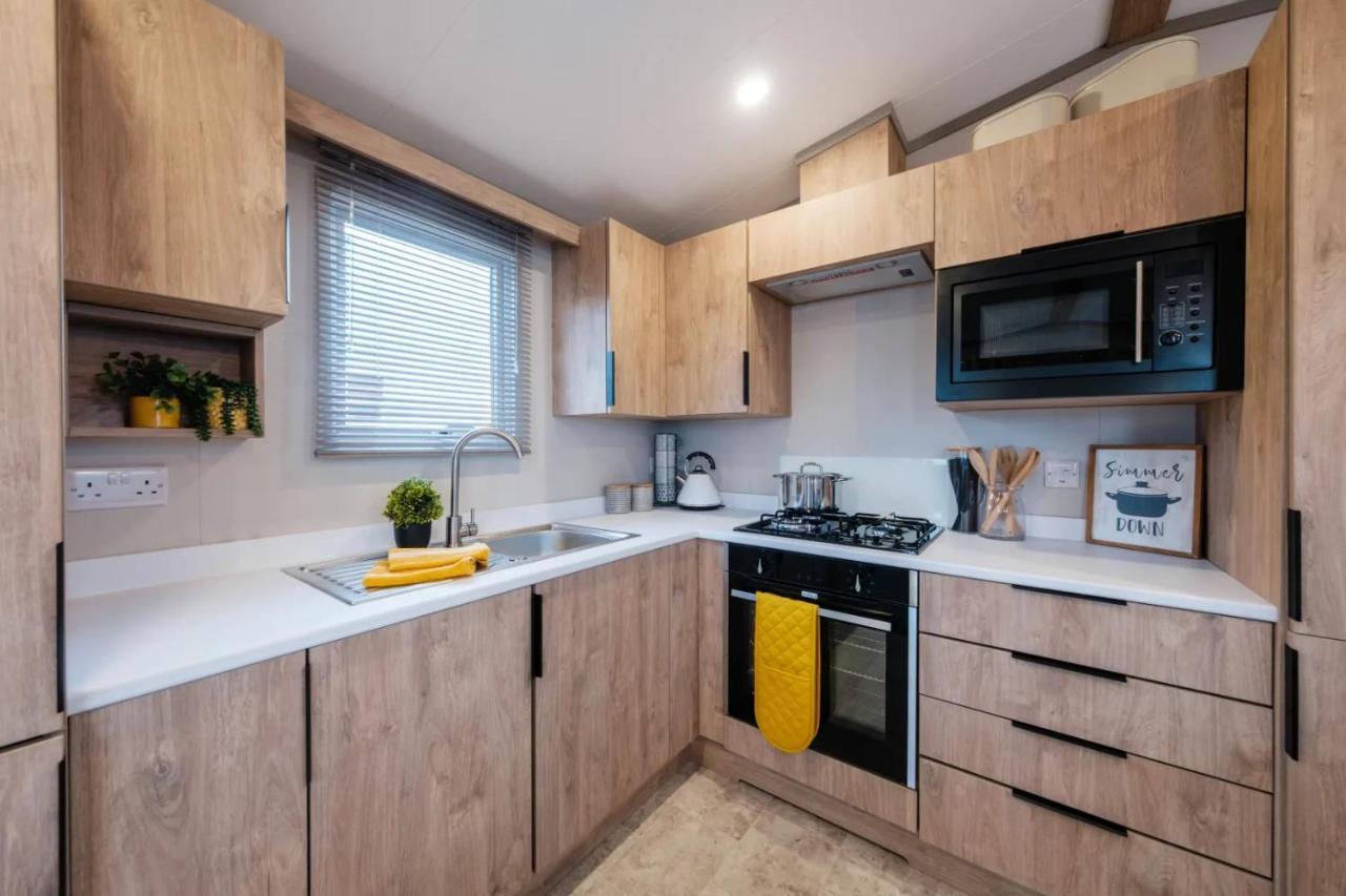 Llanrhidian Holiday Park Llanmorlais Экстерьер фото