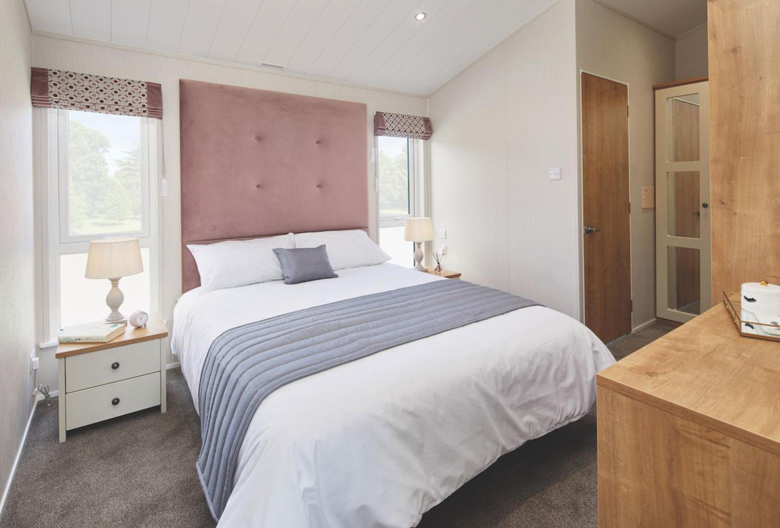 Llanrhidian Holiday Park Llanmorlais Экстерьер фото